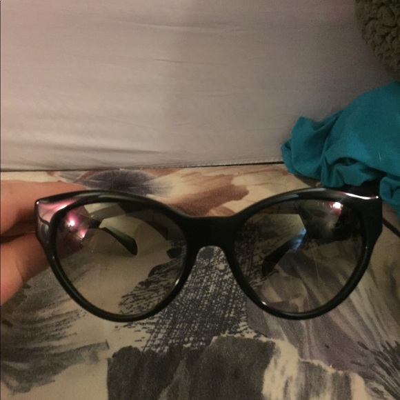 Prada Sunglasses nwot - Picture 2 of 4